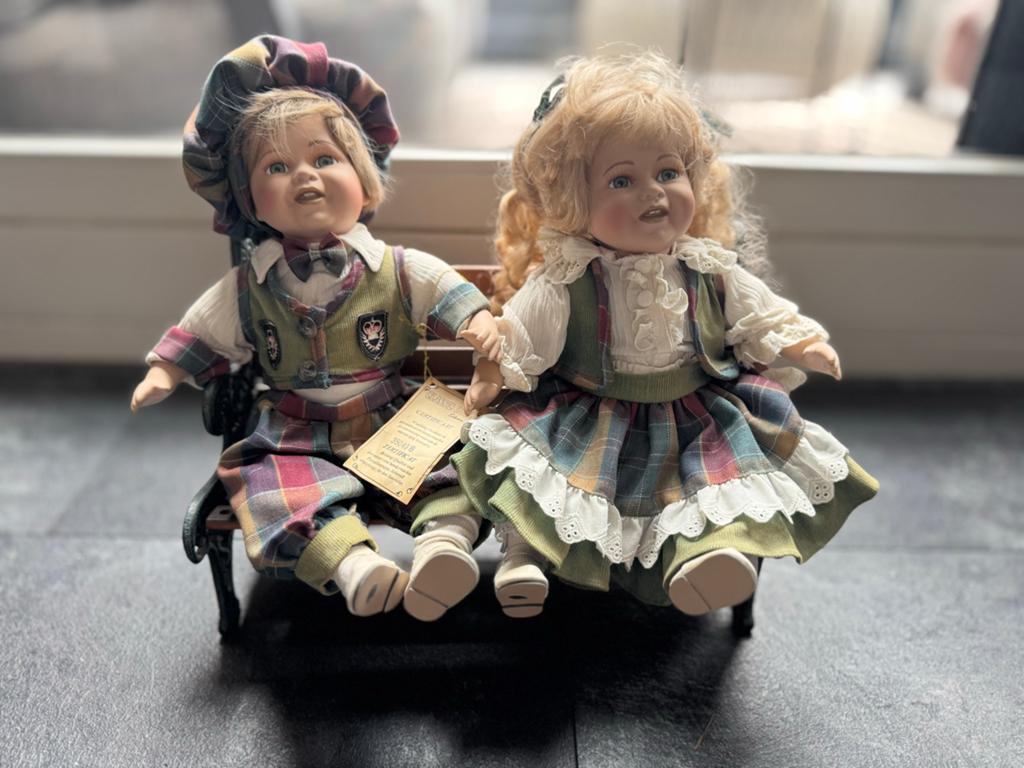 Handgemaakte porseleinen poppen Classic Doll Collection, Verzamelen, Ophalen of Verzenden, Zo goed als nieuw, Pop