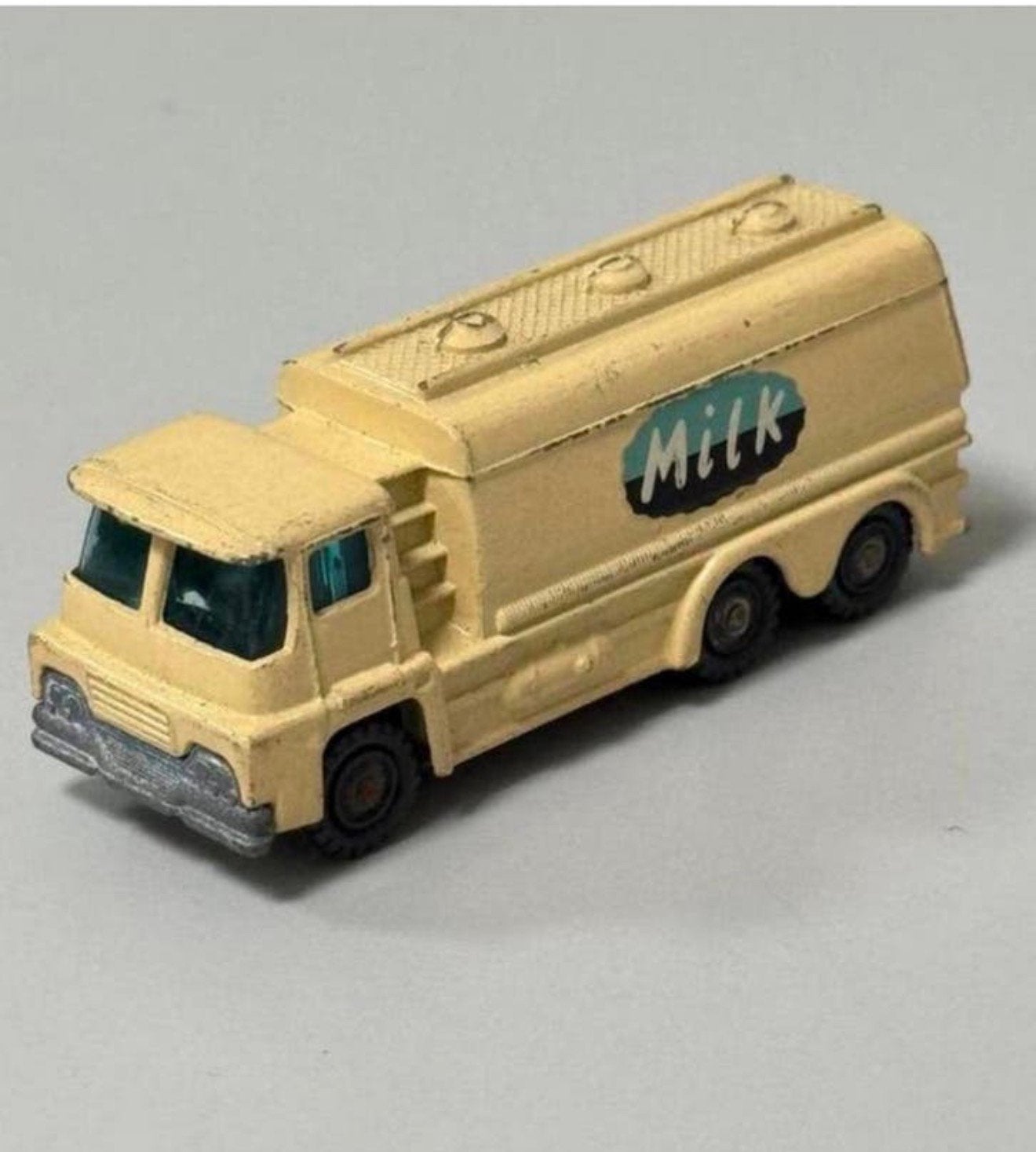 Vintage HUSKY 1:64 Tanker Milk Truck 1960 Diecast Made UK, Ophalen of Verzenden, Zo goed als nieuw, H, Bus of Vrachtwagen