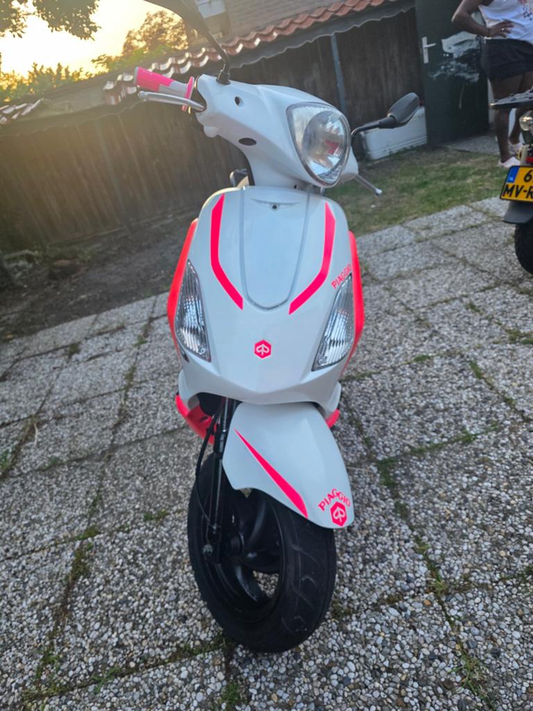 Piaggio Fly 172cc Scooter - Krachtig en Betrouwbaar, Ophalen of Verzenden, Zo goed als nieuw, Benzine, Fly