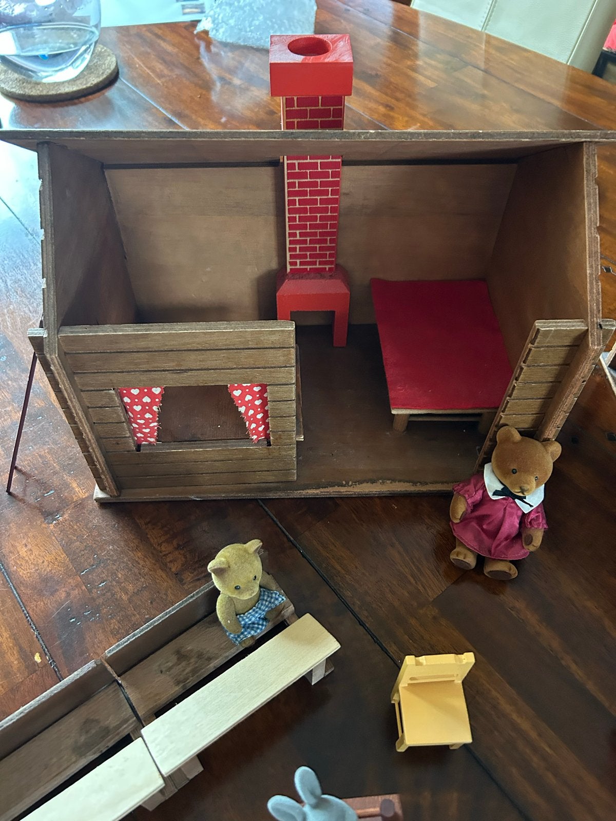 Vintage Houten berenhuis (2 stuks) met Meubels en Beertjes, Ophalen, Gebruikt, Poppenhuis