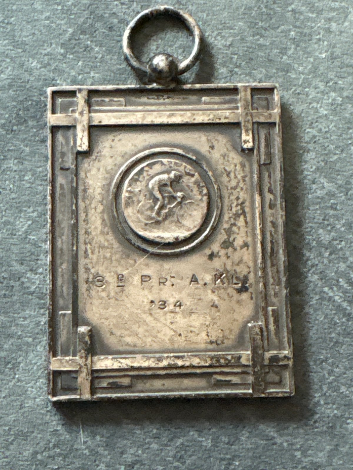 Antieke Wielermedaille Amersfoort 1934 Art Deco A-Klasse, Ophalen of Verzenden, Gebruikt, Overige sporten, Overige typen