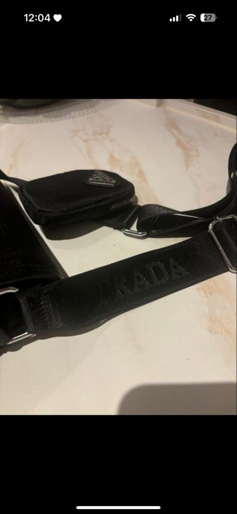 Prada tas satijn met afneembaar portemonneetje, Sieraden, Tassen en Uiterlijk, Tassen | Schoudertassen, Ophalen of Verzenden, Zo goed als nieuw