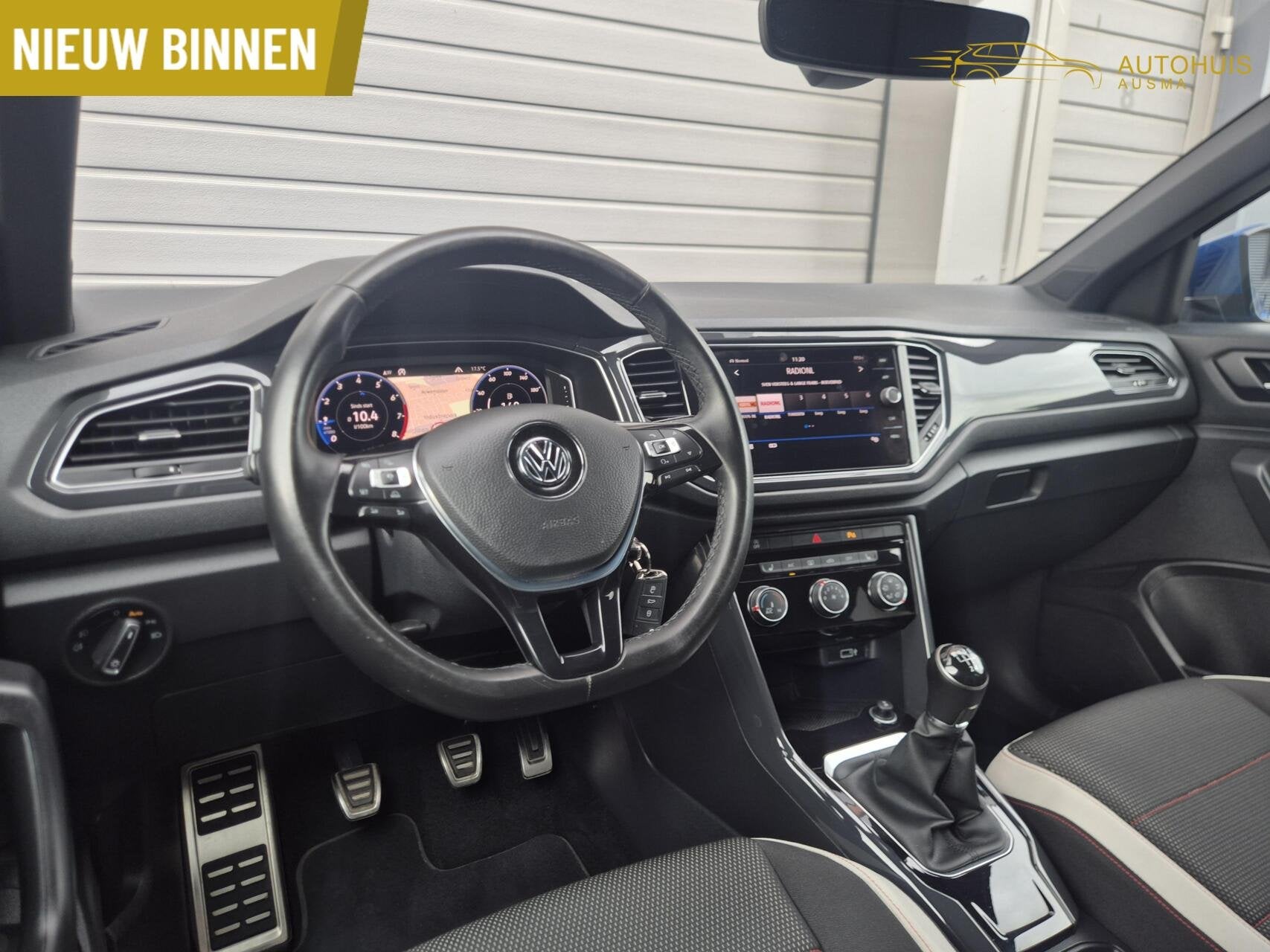 Volkswagen T-Roc 1.5 TSI Sport/Virtual/ACC/Dode/Lane/Carplay, Voorwielaandrijving, Zwart, 4 cilinders, Blauw