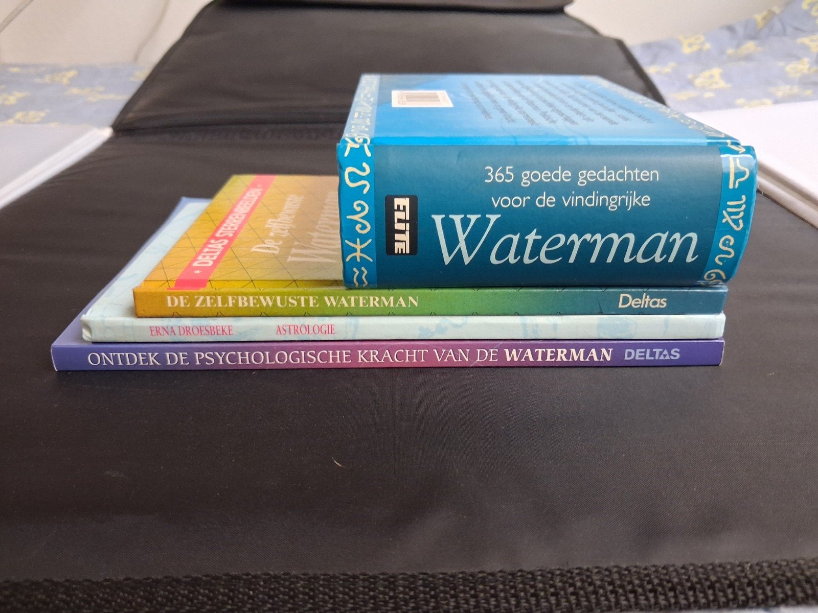 Waterman boeken - 4 stuks - mogen apart weg, Achtergrond en Informatie, Astrologie, Nieuw, Diverse auteurs