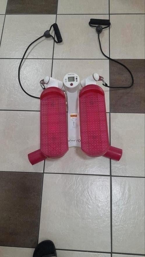 Domyos stepapparaat met elastieken, Sport en Fitness, Fitnessapparatuur, Ophalen of Verzenden, Gebruikt, Armen, Stepapparaat