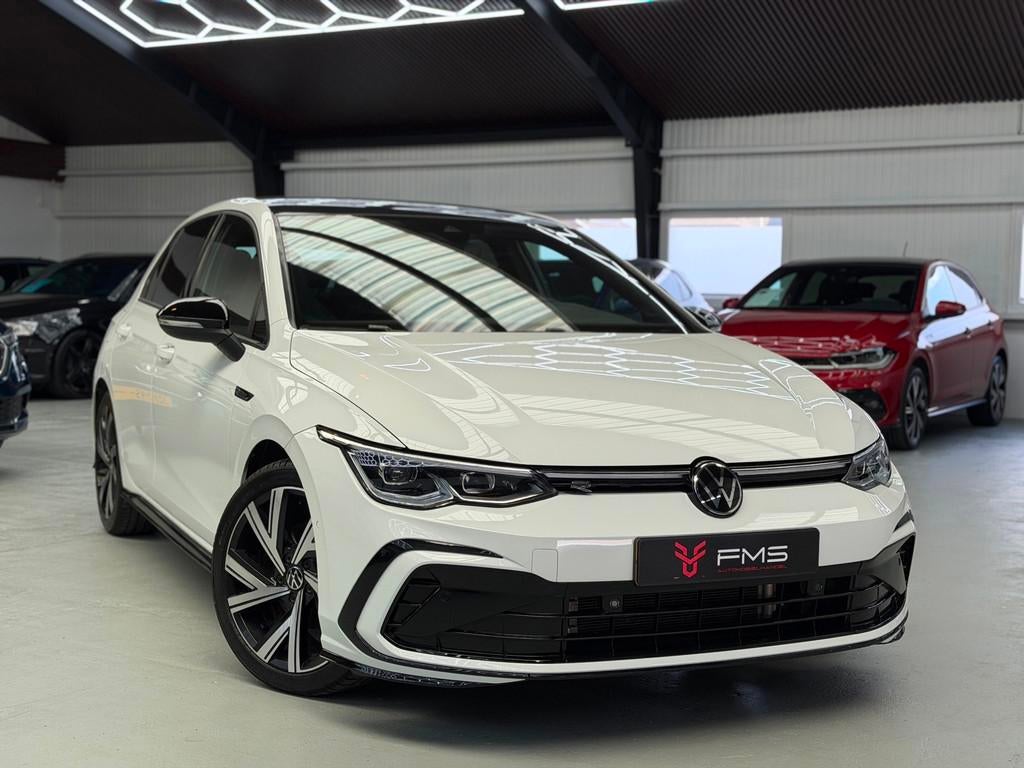 Volkswagen Golf 1.5 eTSI 3x R-Line CarPlay Camera, Zwart, 4 cilinders, Met garantie (alle), Leder en Stof