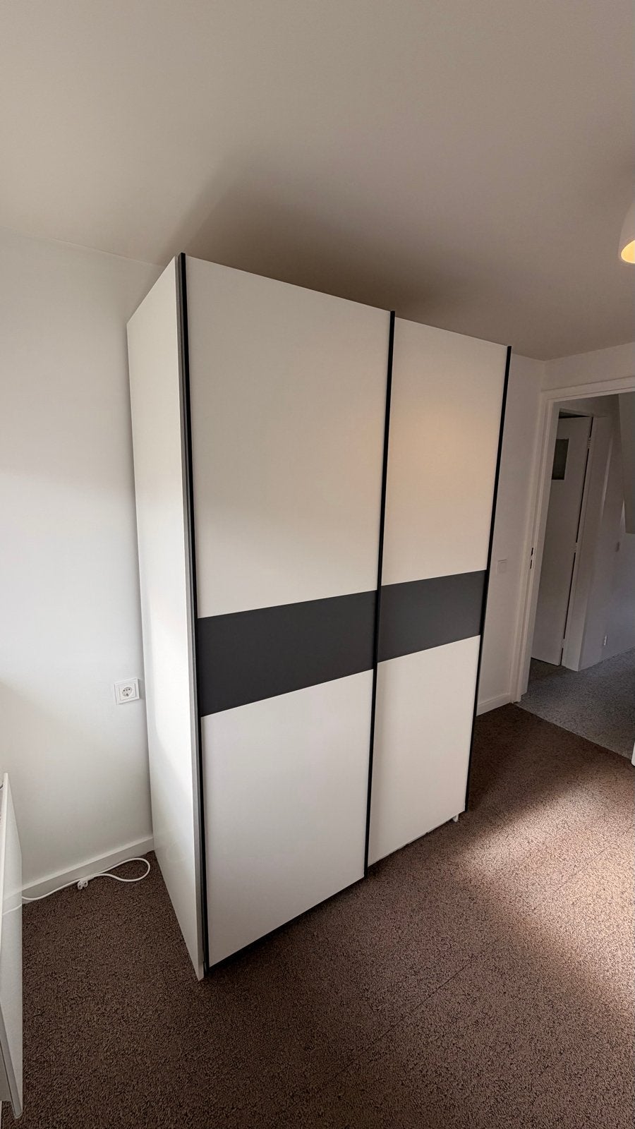 Nett kledingkast met schuifdeuren, hang- en legruimte, Huis en Inrichting, Kasten | Kledingkasten, Ophalen, 100 tot 150 cm, 200 cm of meer