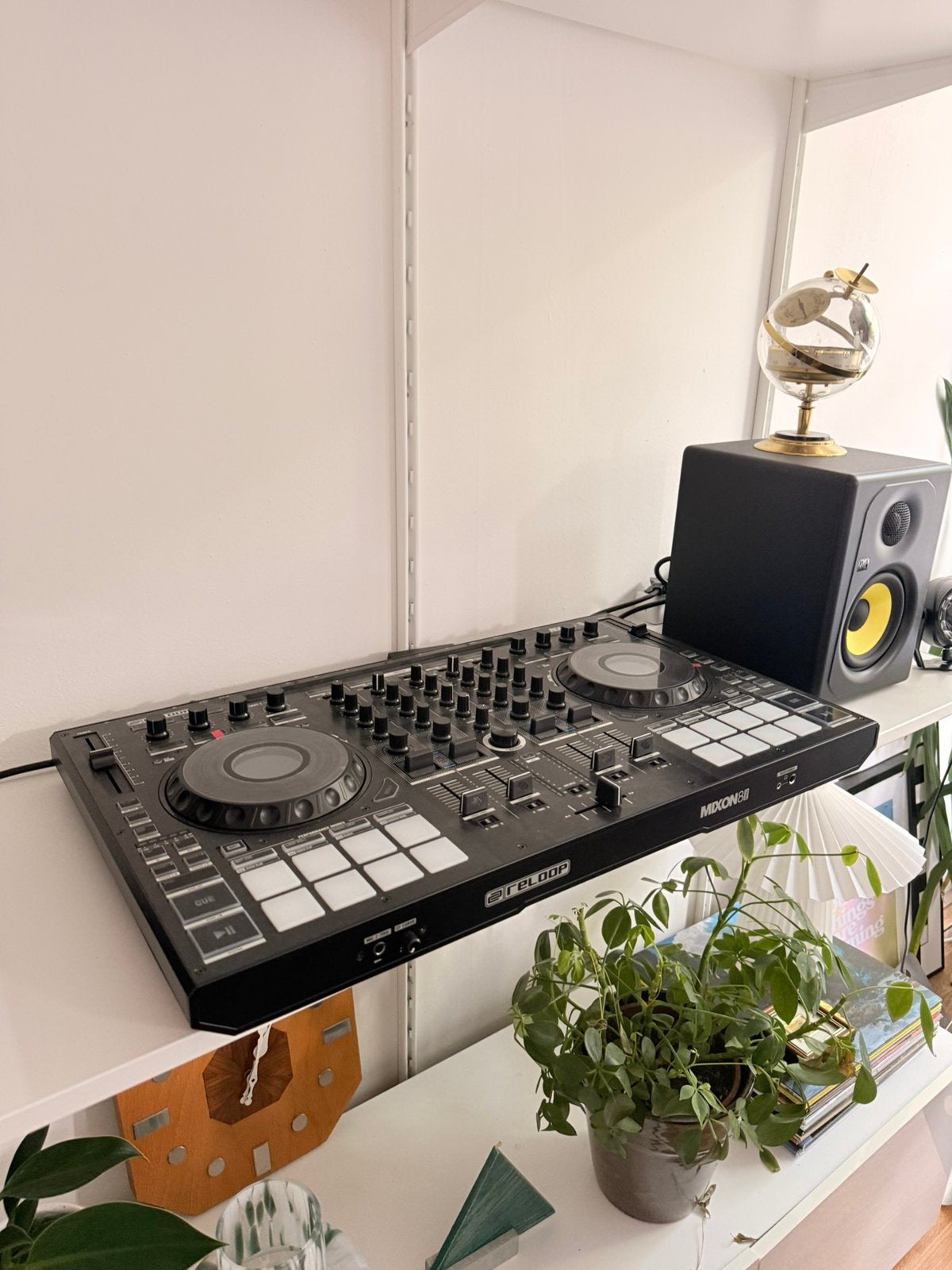 Reloop Mixon 8 Pro DJ Controller – Like New, Ophalen, Zo goed als nieuw, Reloop