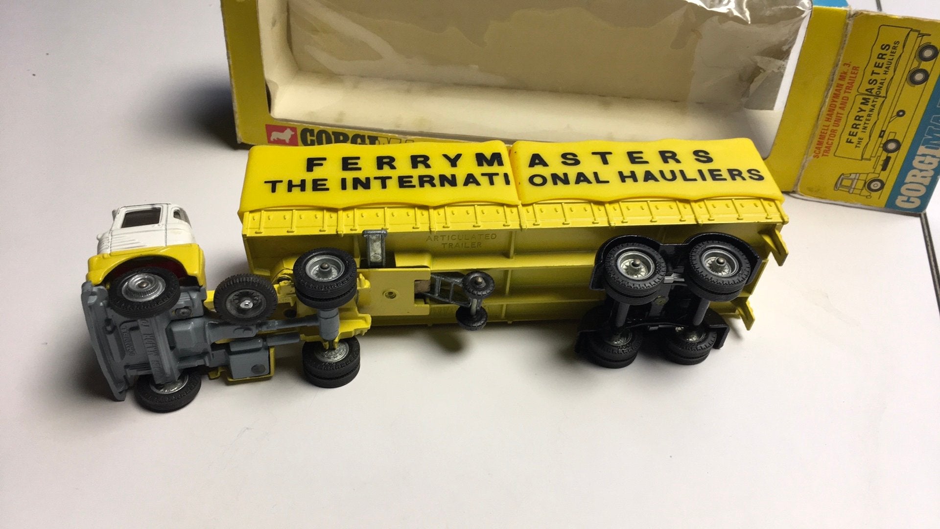 CORGI TOYS 1147 vrachtwagen startbod75euro, Ophalen of Verzenden, Zo goed als nieuw, Auto, Corgi