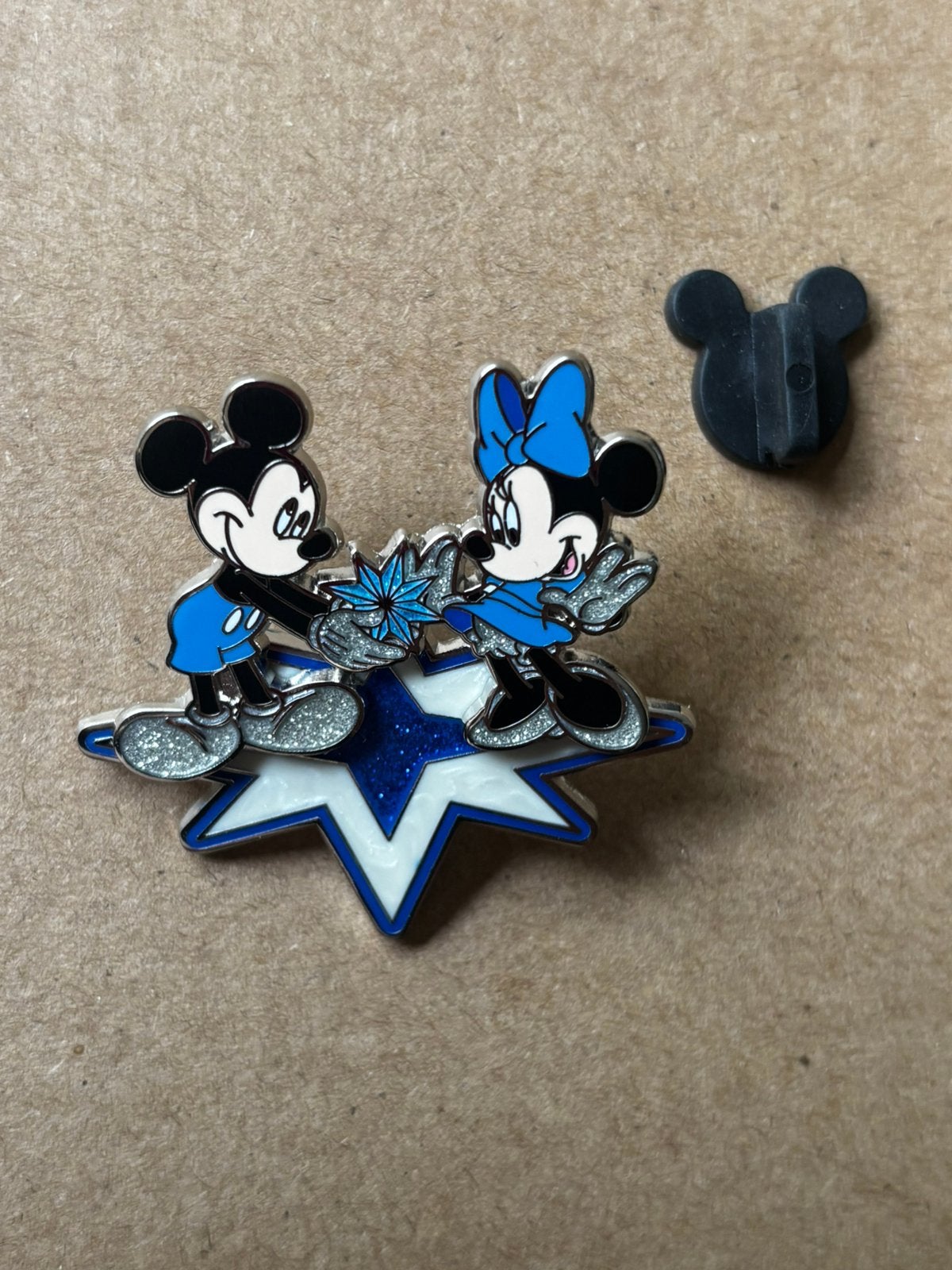 Disney pin Mickey en Minnie Mouse 25 jaar DLP, Verzamelen, Ophalen of Verzenden, Zo goed als nieuw