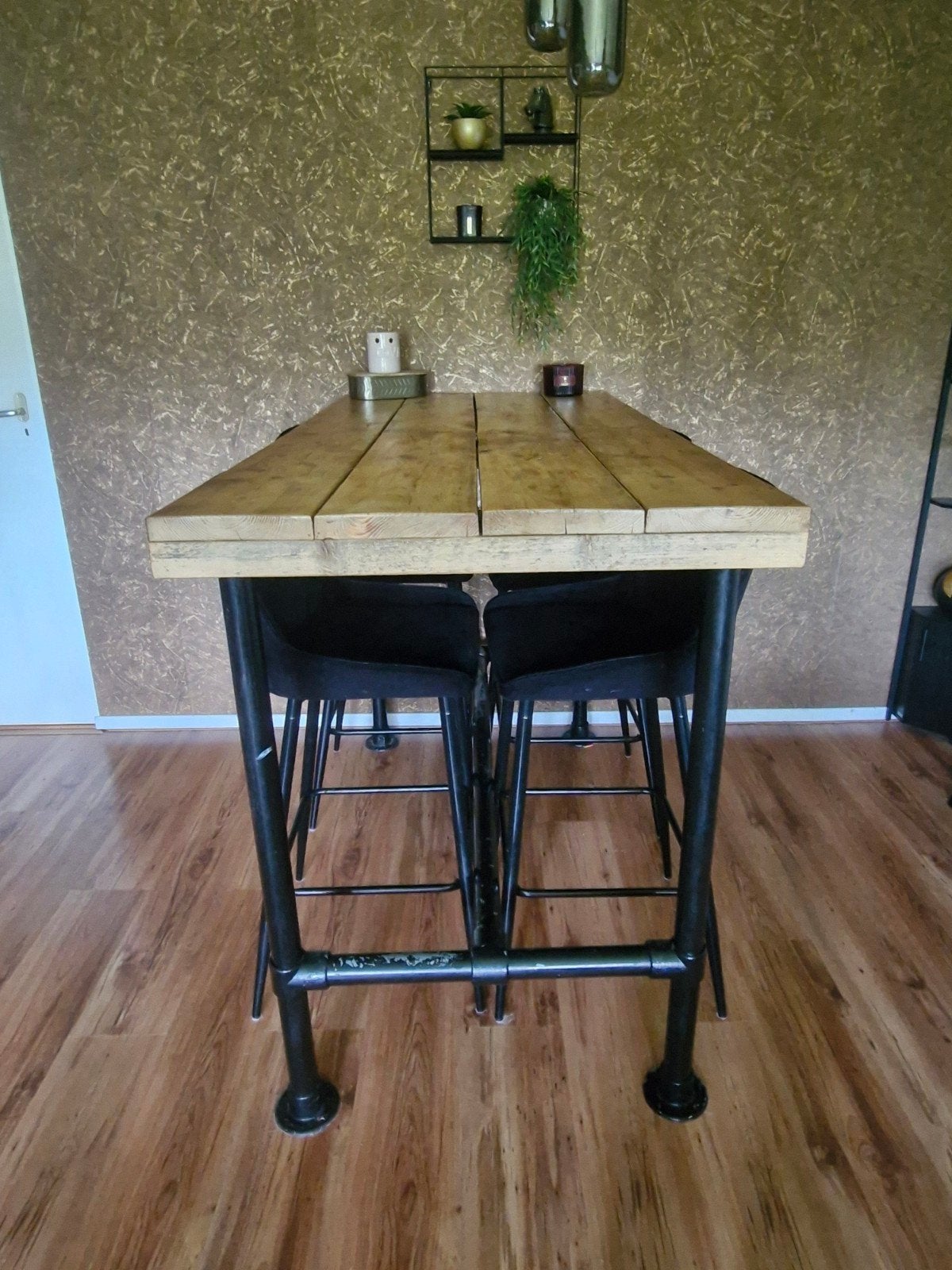 prachtige bartafel met stoelen, Ophalen