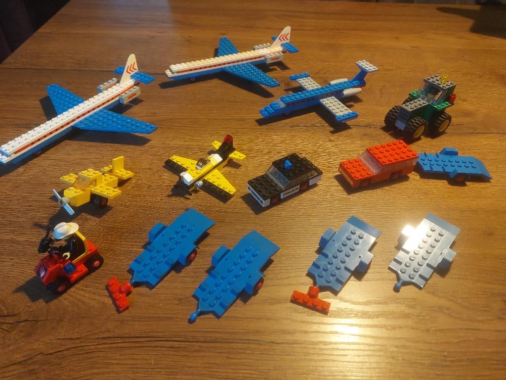 Lego diverse oude voertuigen en vliegtuigen, Ophalen of Verzenden, Gebruikt, Losse stenen, Lego