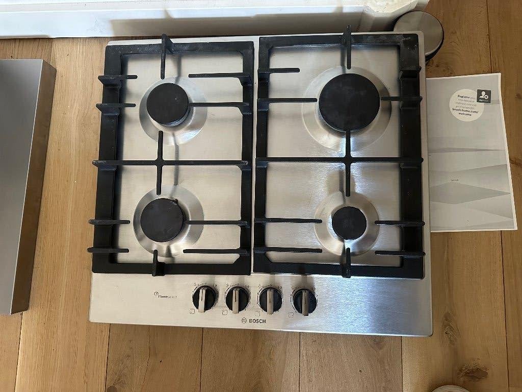 Bosch gaskookplaat RVS – 4 pits, Ophalen, Gebruikt, 50 tot 100 cm, Minder dan 100 cm