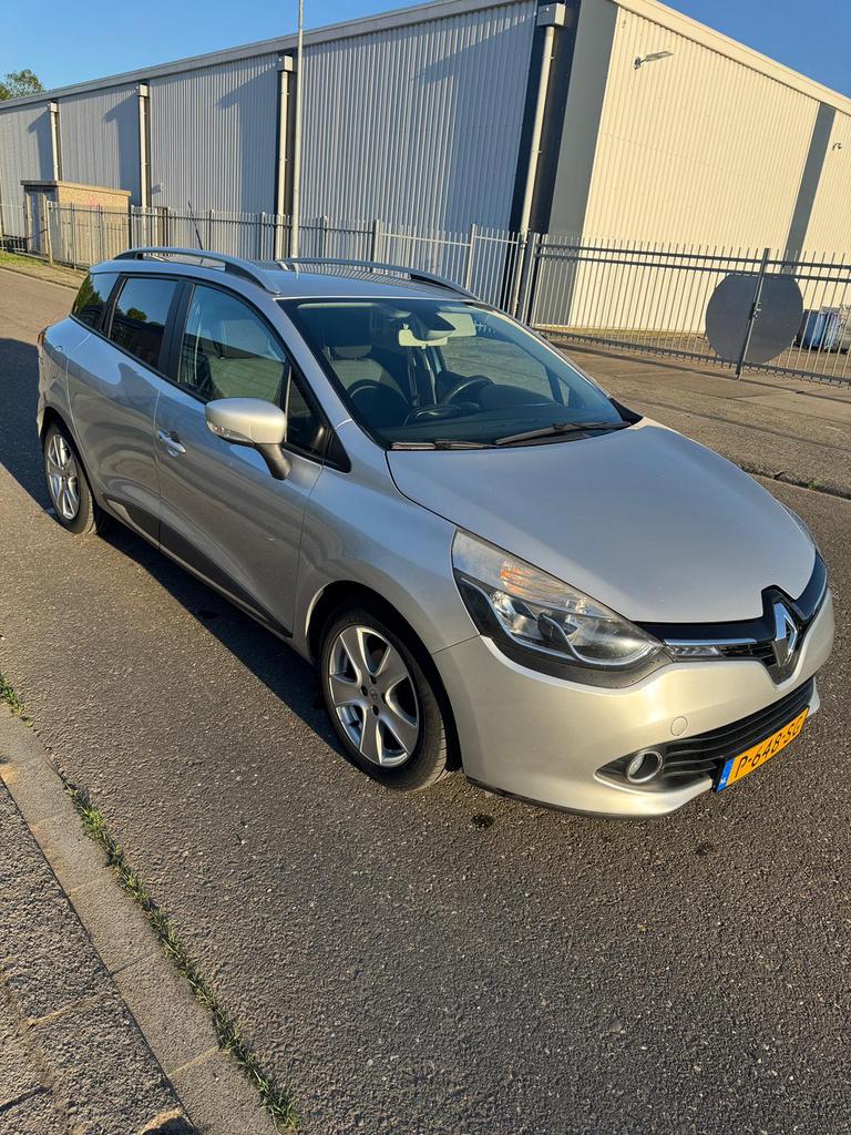 Renault Clio Estate 1.2 Tce 120 pk Automaat Vakantieklaar!, Euro 5, 4 cilinders, 49 €/maand, Stationwagon