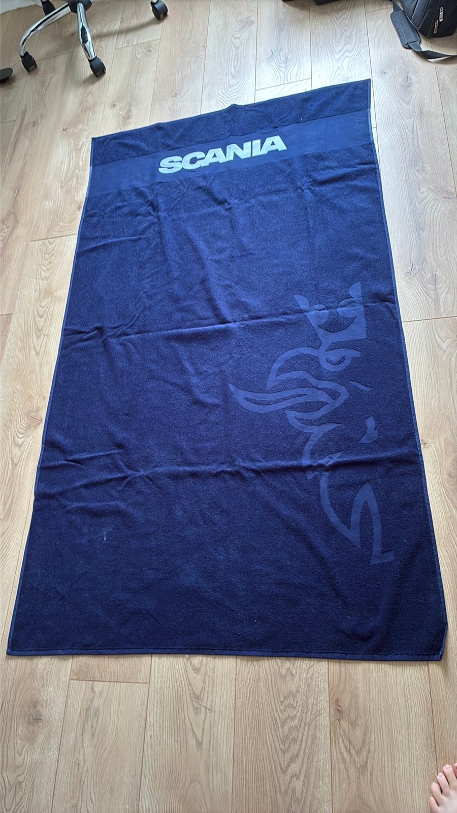 Scania handdoek - donkerblauw met logo nooit gebruikt, Ophalen of Verzenden, Nieuw