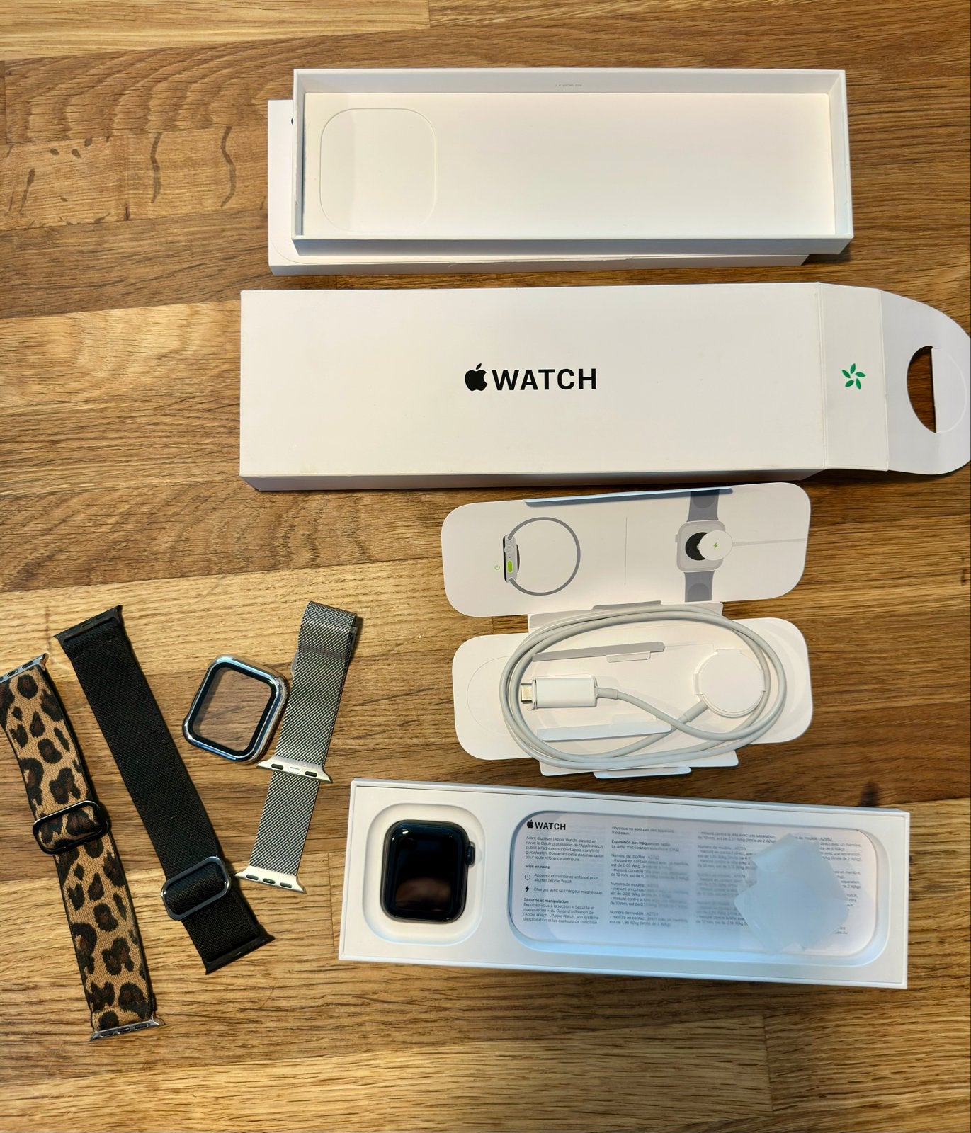 Apple Watch SE 40mm Midnight Aluminium Case GPS, Zwart, IOS, Ophalen of Verzenden, Waterdicht