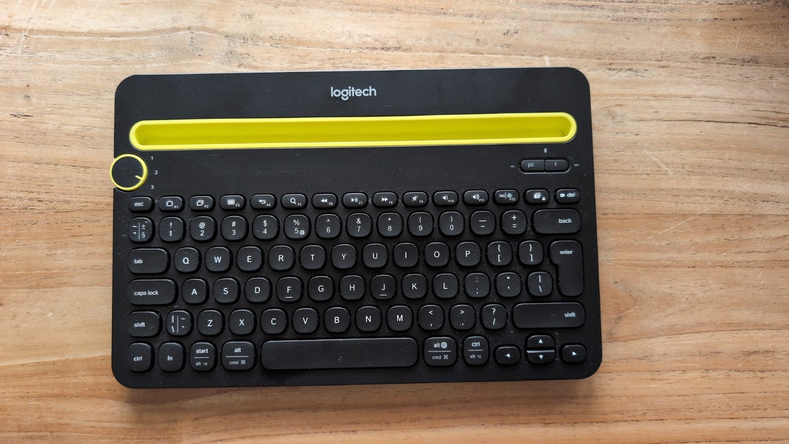 Logitech K480 Bluetooth toetsenbord iPads, Ophalen of Verzenden