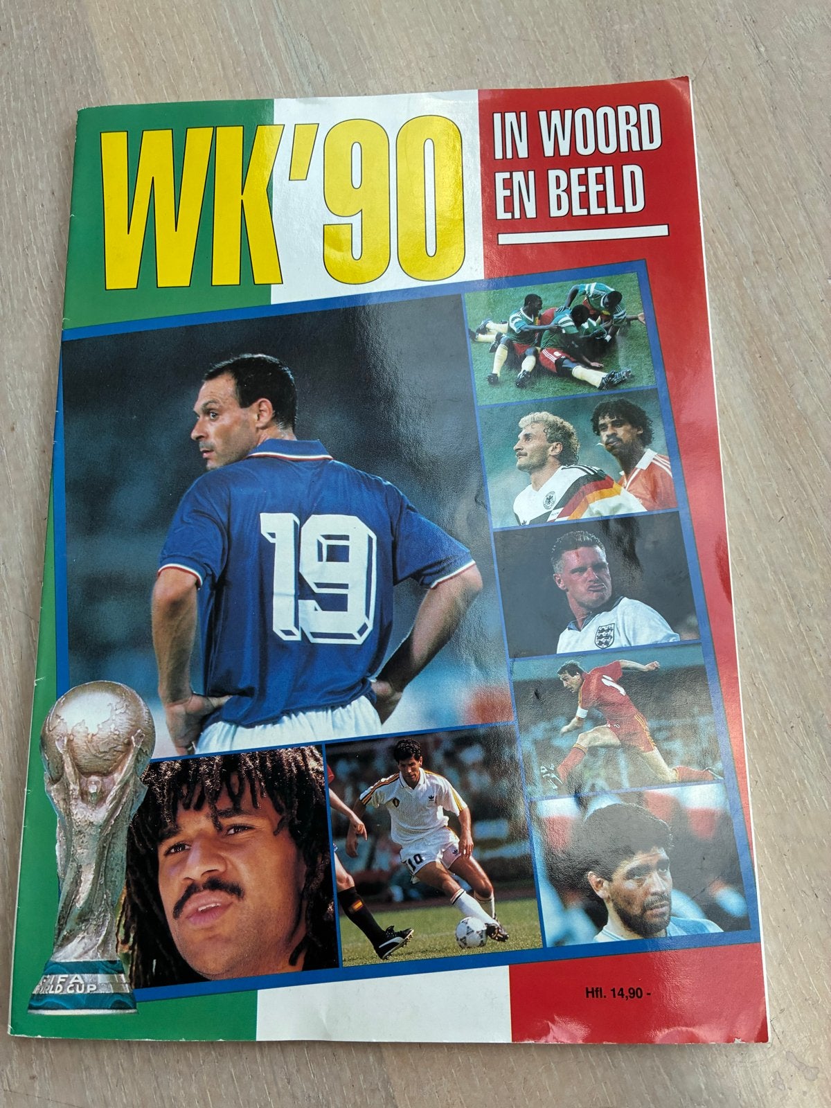 WK '90 In Woord en Beeld - Voetbal Magazine, Boeken, Ophalen of Verzenden, Gelezen, Balsport