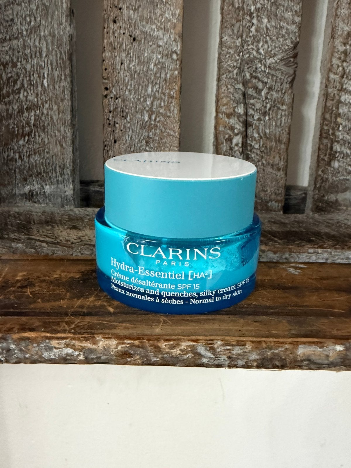 Clarins Hydra Essentiel Creme 50ML, Ophalen of Verzenden, Zo goed als nieuw, Gehele gezicht