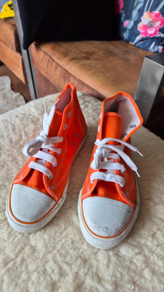 Mistral knal oranje canvas sneakers zgan mt 36, Kleding | Dames, Schoenen, Oranje, Ophalen of Verzenden, Mistral, Sneakers of Gympen