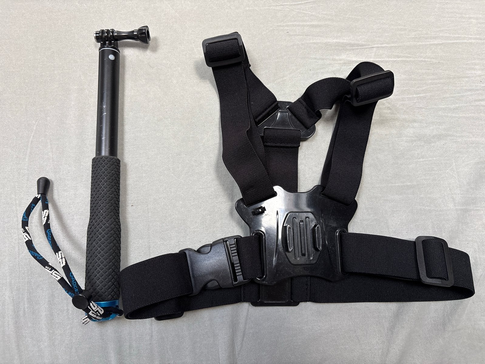 GoPro borstharnas en selfiestick, Ophalen of Verzenden, Zo goed als nieuw