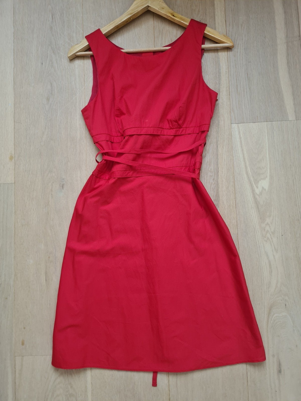 Rood katoenen jurkje van Hugo Boss, maat S, Ophalen, Zo goed als nieuw, Knielengte, Maat 36 (S)