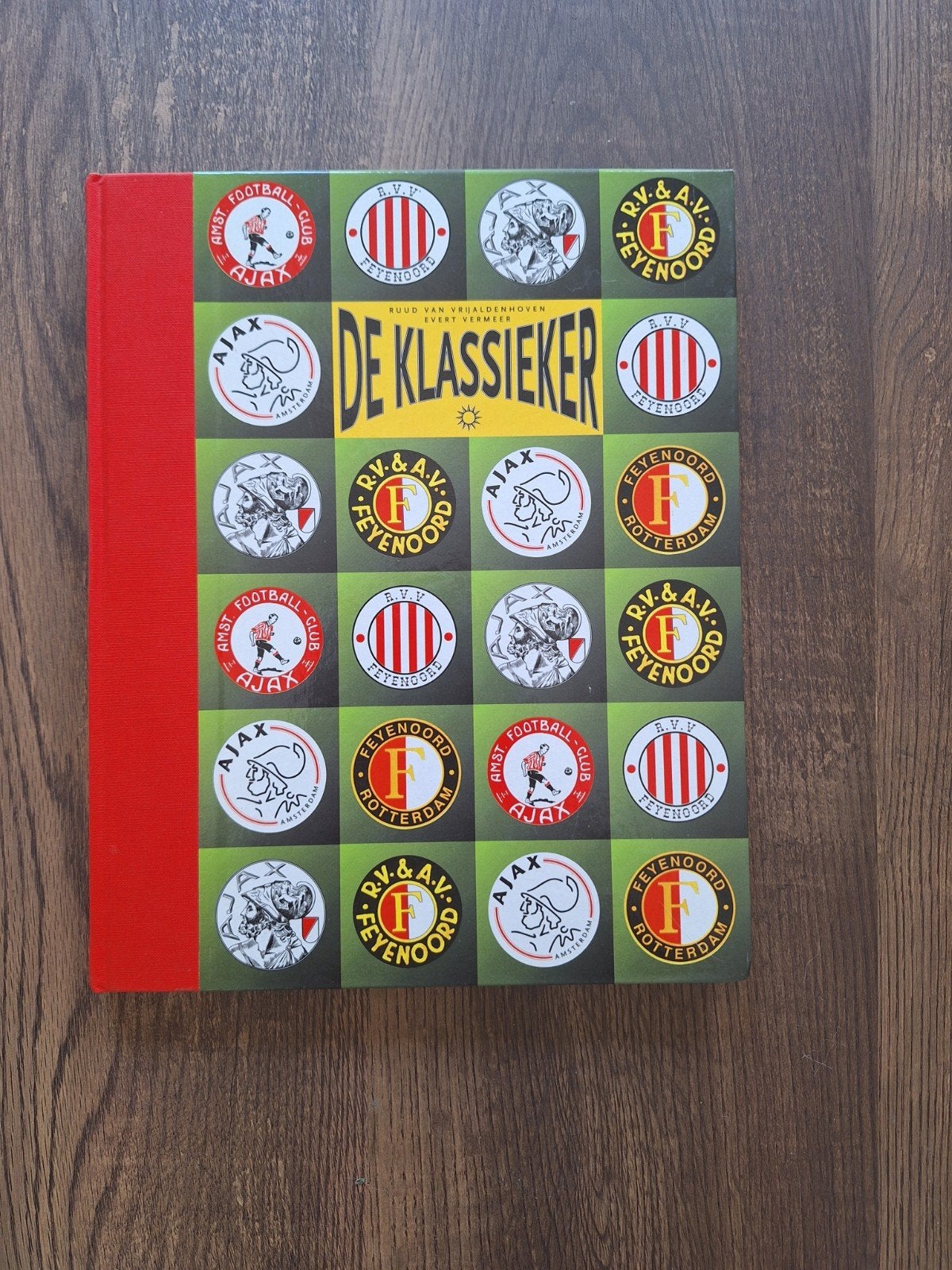 boek de klassieker ajax - feyenoord, Boeken, Ophalen of Verzenden, Zo goed als nieuw, Balsport