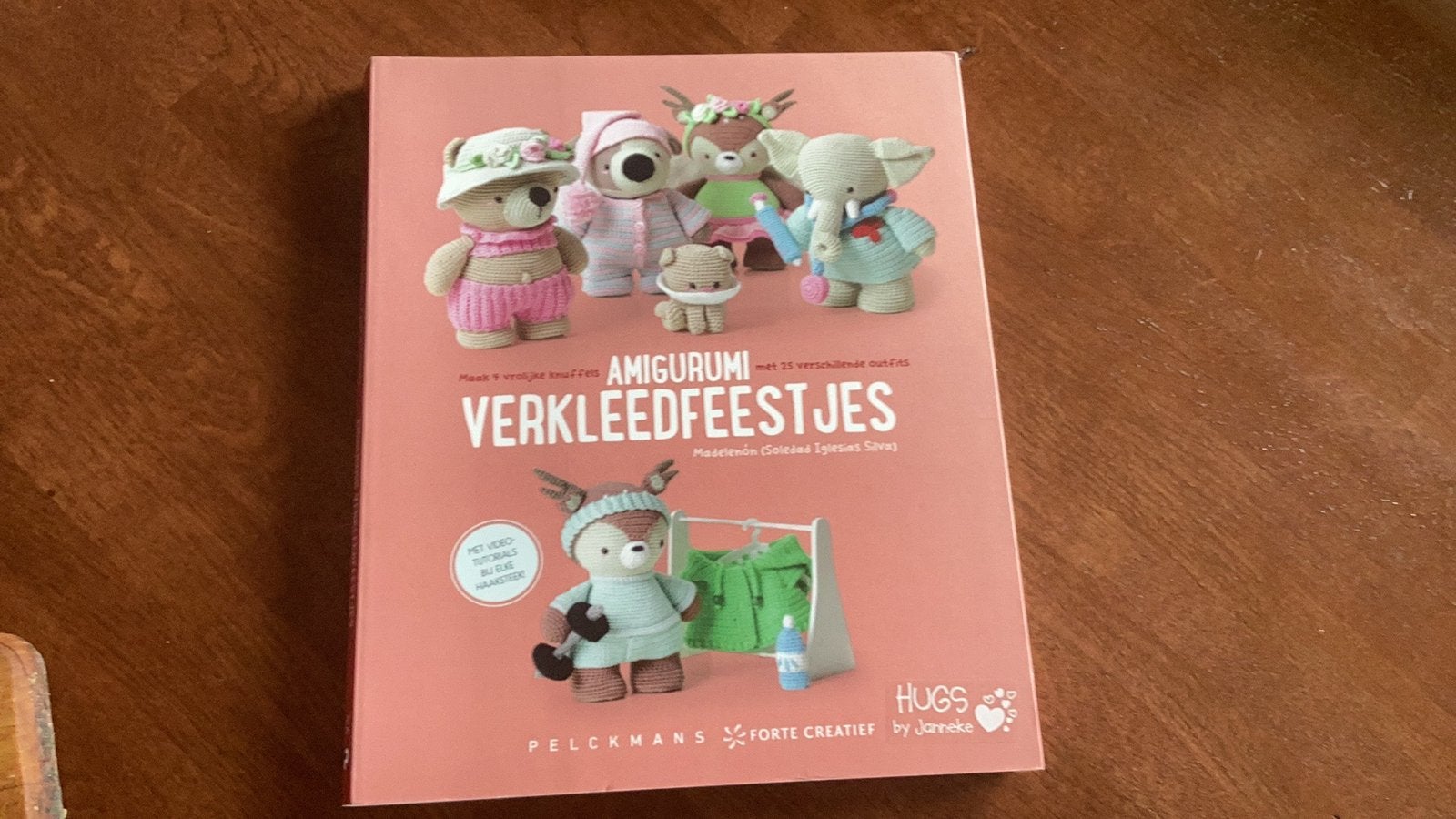Madelenon - Amigurumi Verkleedfeestjes, Ophalen of Verzenden, Zo goed als nieuw, Madelenon, Breien en Haken