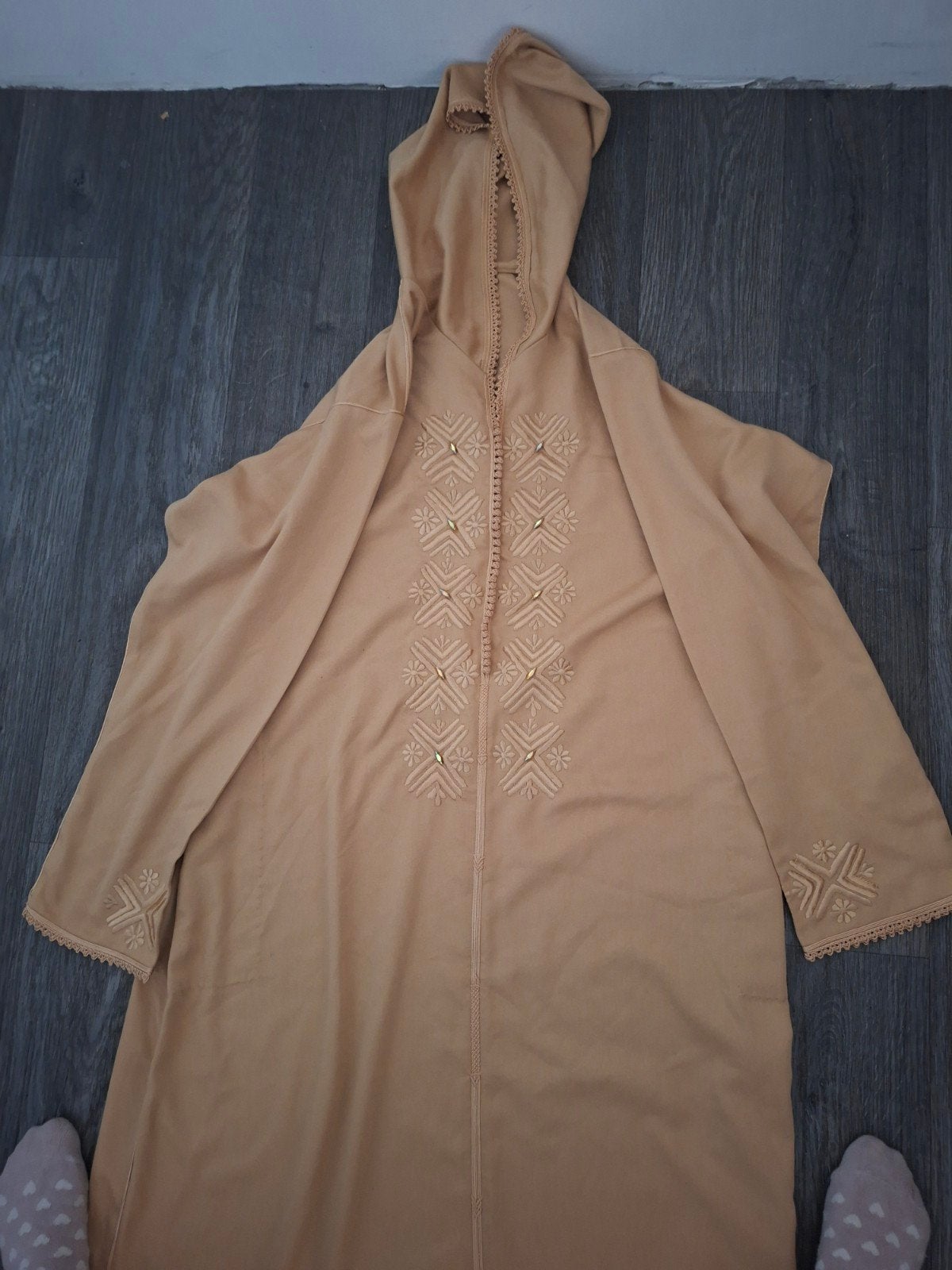 Mooie beige djellaba met borduursel met de hand gemaakt ., Onbekend, Ophalen of Verzenden, Zo goed als nieuw