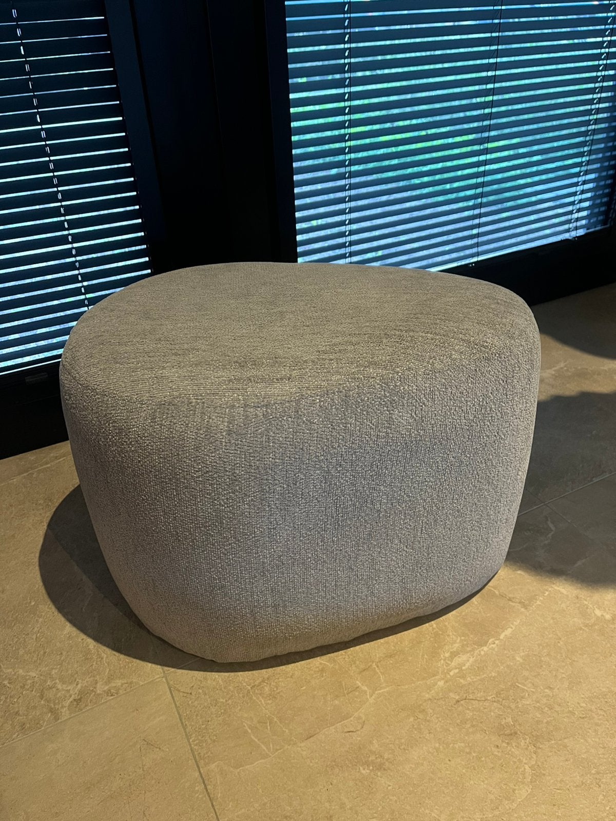 Grijze poef, Verzenden, Zo goed als nieuw, Rond, Minder dan 50 cm