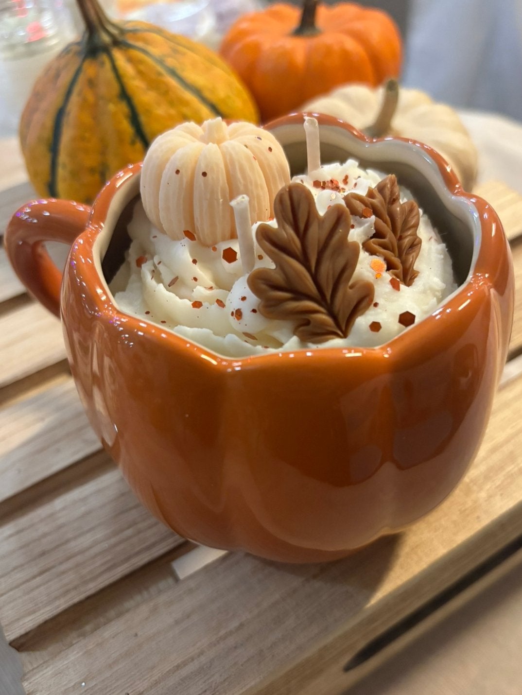 Herfst kaars - Grote oranje pompoen mok, beige en bruine det, Ophalen of Verzenden, Zo goed als nieuw, Oranje