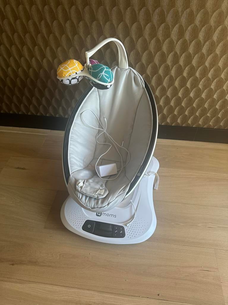 Mamaroo 4 moms schommelstoel - zo goed als nieuw, Ophalen of Verzenden, Zo goed als nieuw