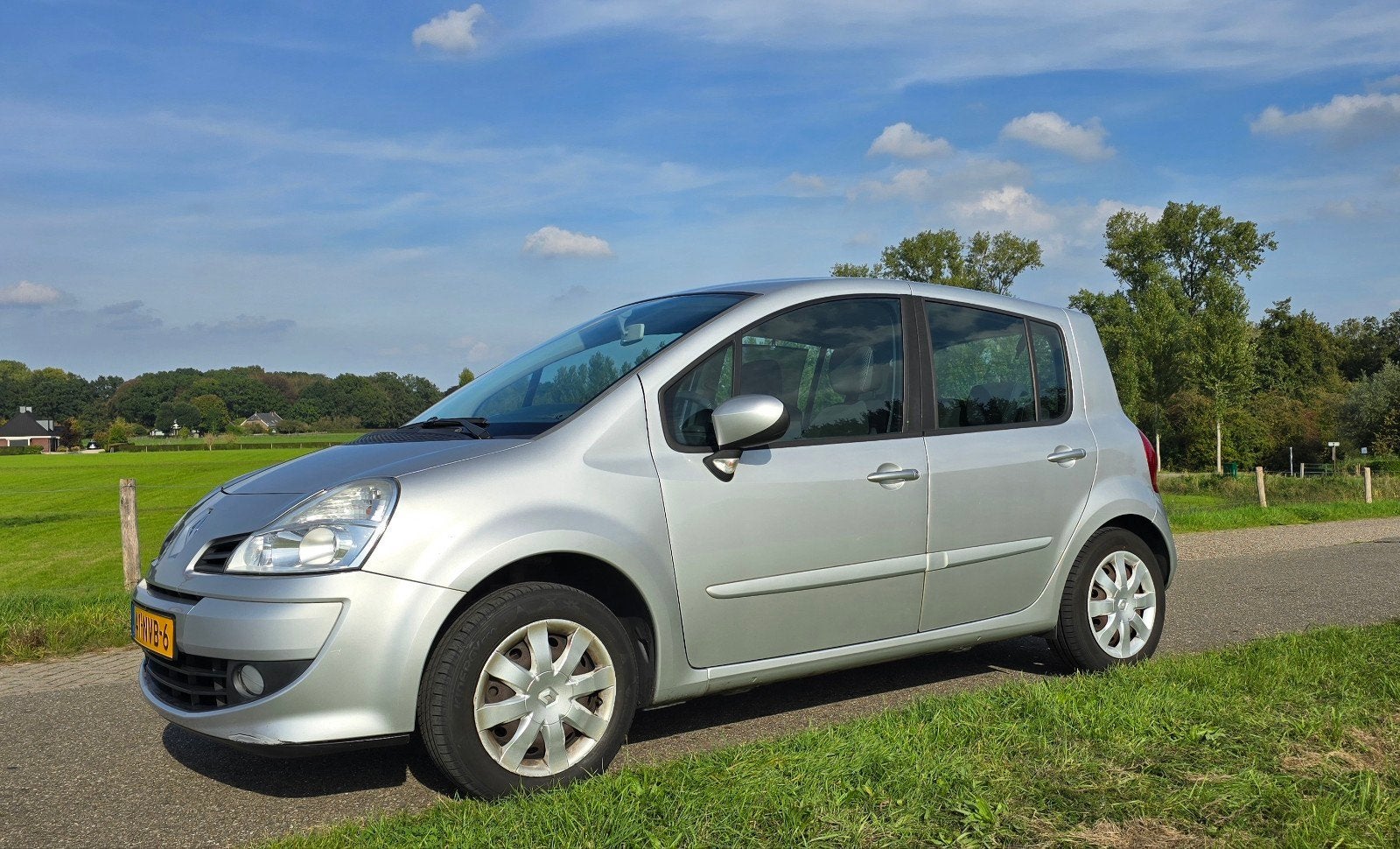 Renault Modus 1.6 16V AUT 2010 Grijs, 65 dkm, Auto's, Stof, 4 cilinders, Origineel Nederlands, 1180 kg
