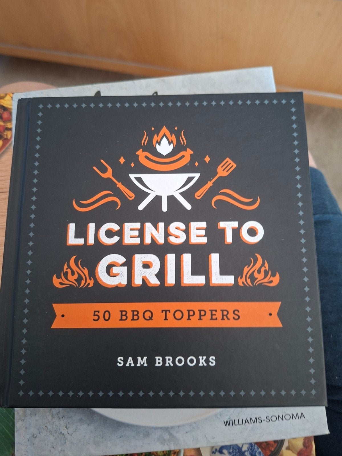 Het Airfryer Kookboek  and more, Boeken, Ophalen of Verzenden, Zo goed als nieuw, Overige gebieden, Hoofdgerechten