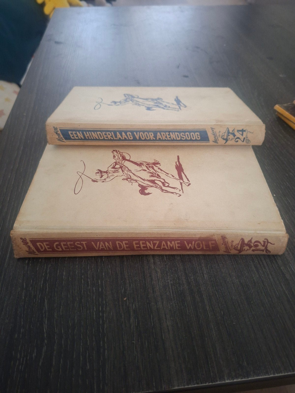 Arendsoog ( 2 boeken), Ophalen of Verzenden