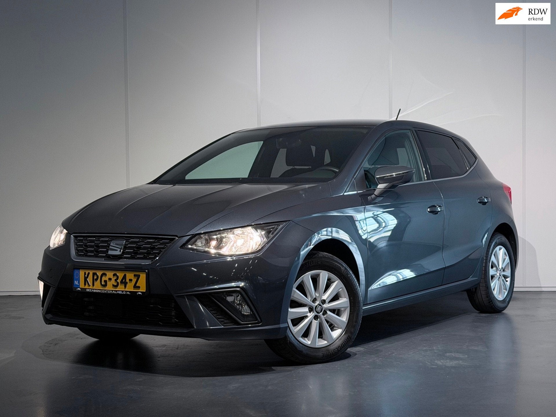 Seat Ibiza 1.0 TSI Style Business Intense DSG /Clima/Cruise/, Auto's, Stof, Gebruikt, 580 kg, 1072 kg