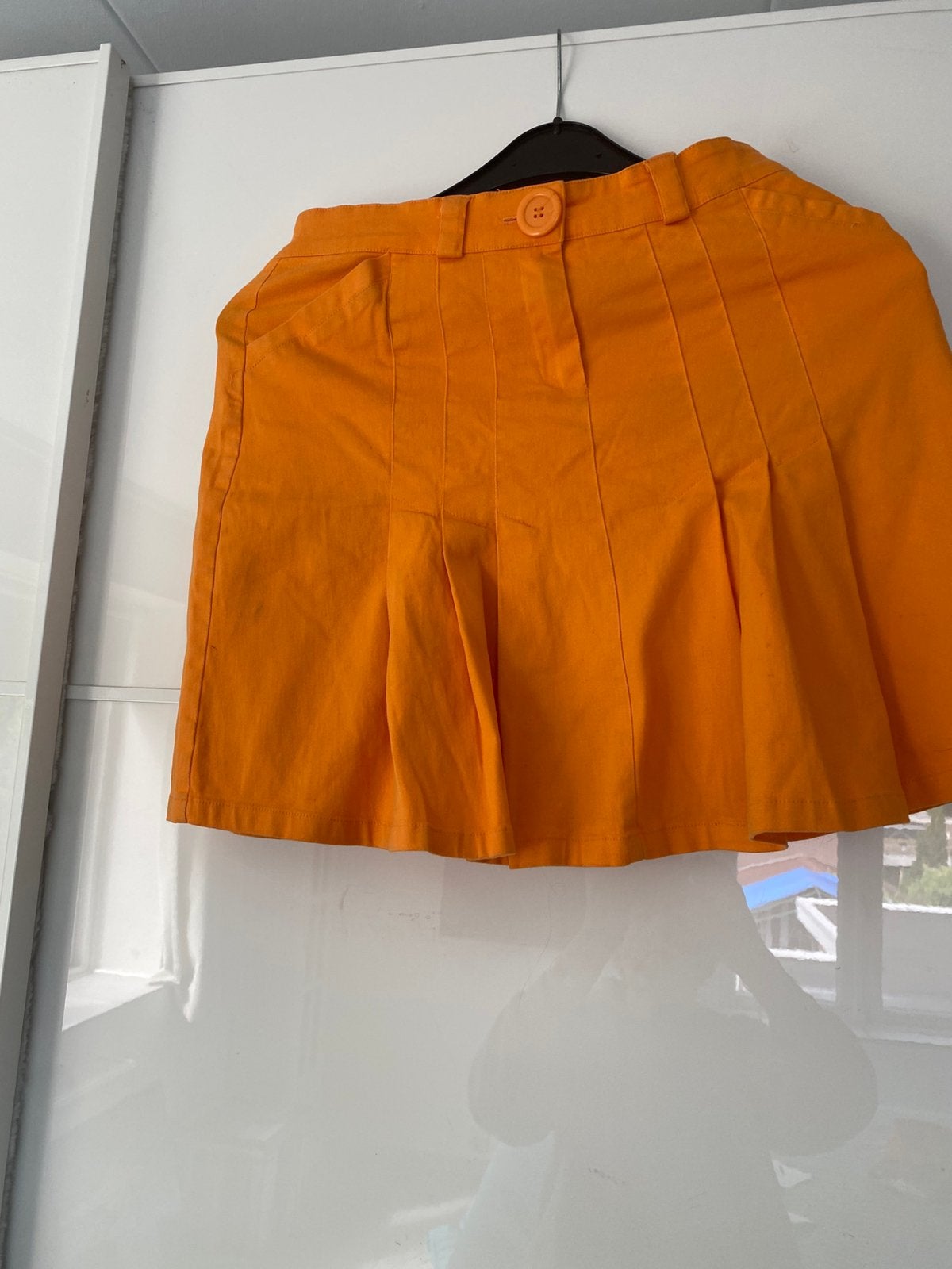 Oranje rokje met plooien, kort, maat 36, Kleding | Dames, Rokken, Oranje, Ophalen of Verzenden, Zo goed als nieuw, Maat 36 (S)
