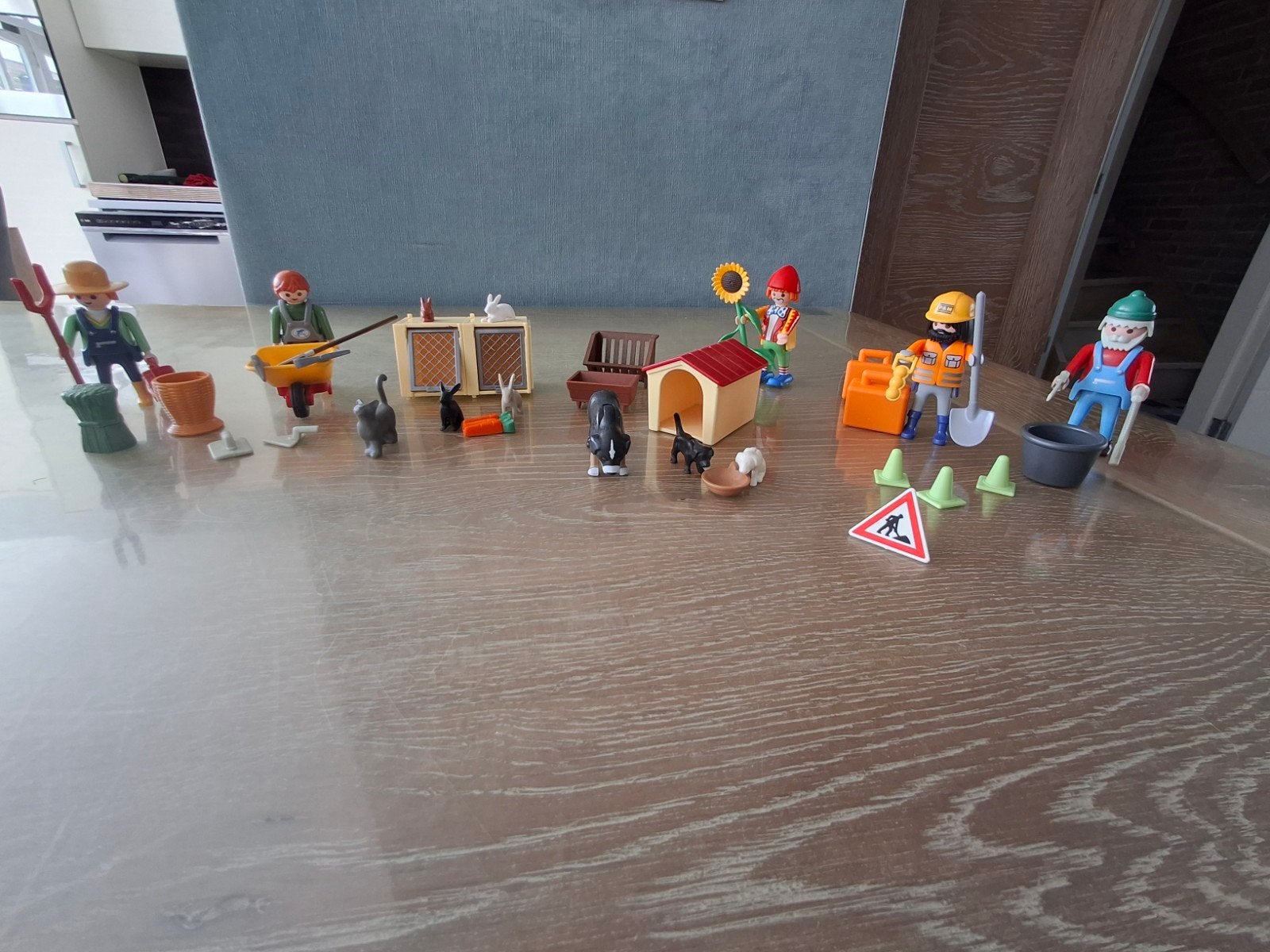 Playmobil set met figuren, dieren , werkmannenen accessoires, Ophalen, Zo goed als nieuw