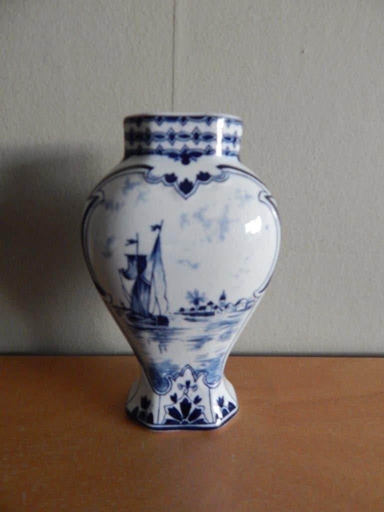 Antiek vaasje Petrus Regout, Ophalen of Verzenden