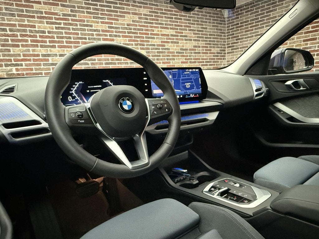 BMW 1-serie 120 M Sport Design Edition M PAKKET, Auto's, BMW, Stof, Gebruikt, Euro 6, Overige kleuren