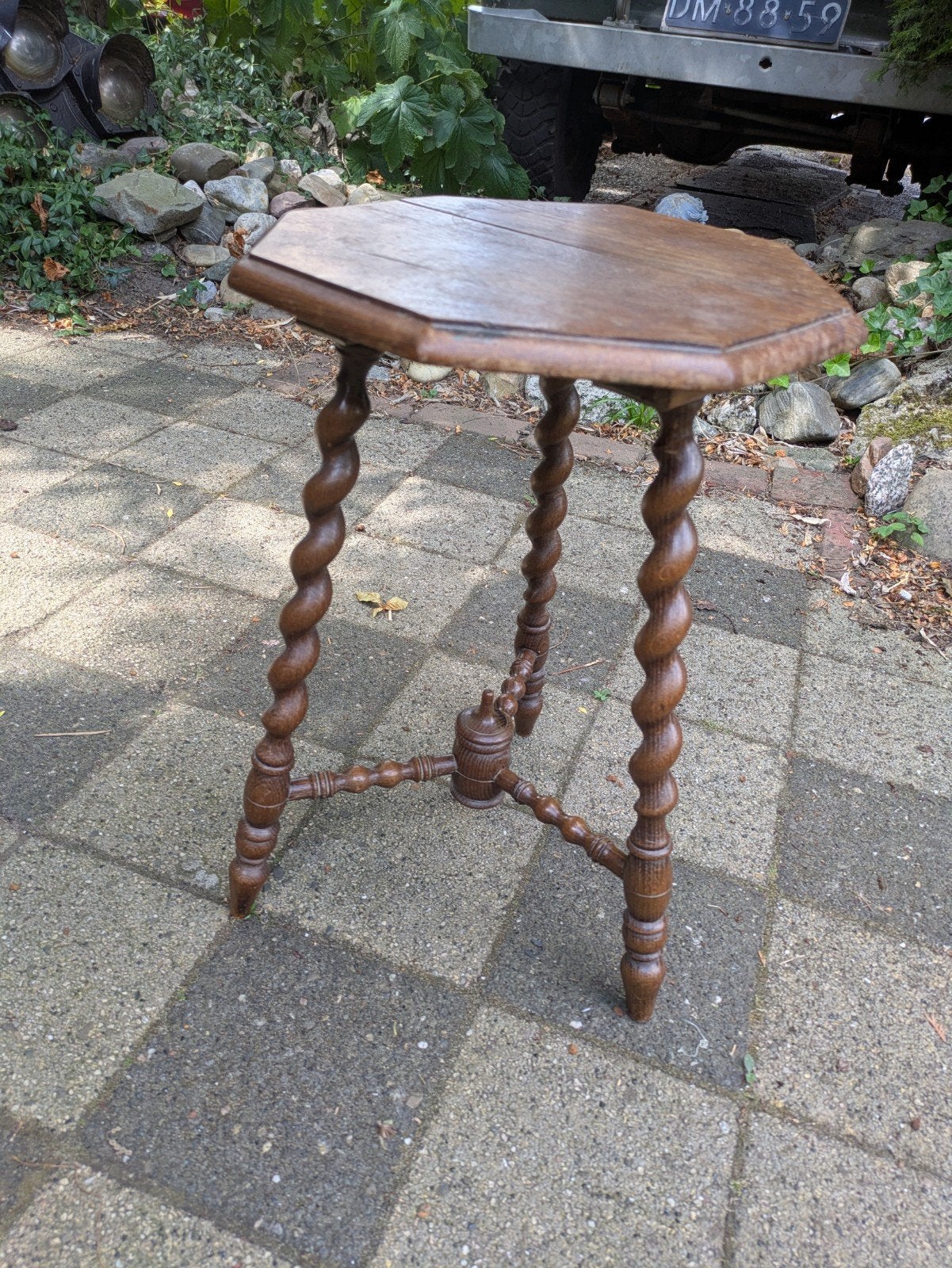 Antieke bijzettafel met gedraaide poten - 33x50 cm, Antiek en Kunst, Ophalen