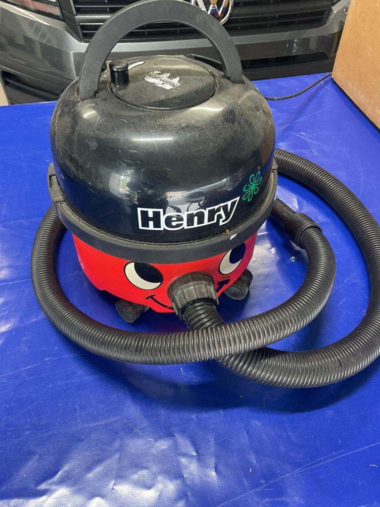 Henry stofzuiger zuigt enorm goed en hard ideaal voor auto, Ophalen, Zo goed als nieuw, Industriële stofzuiger, Overige merken