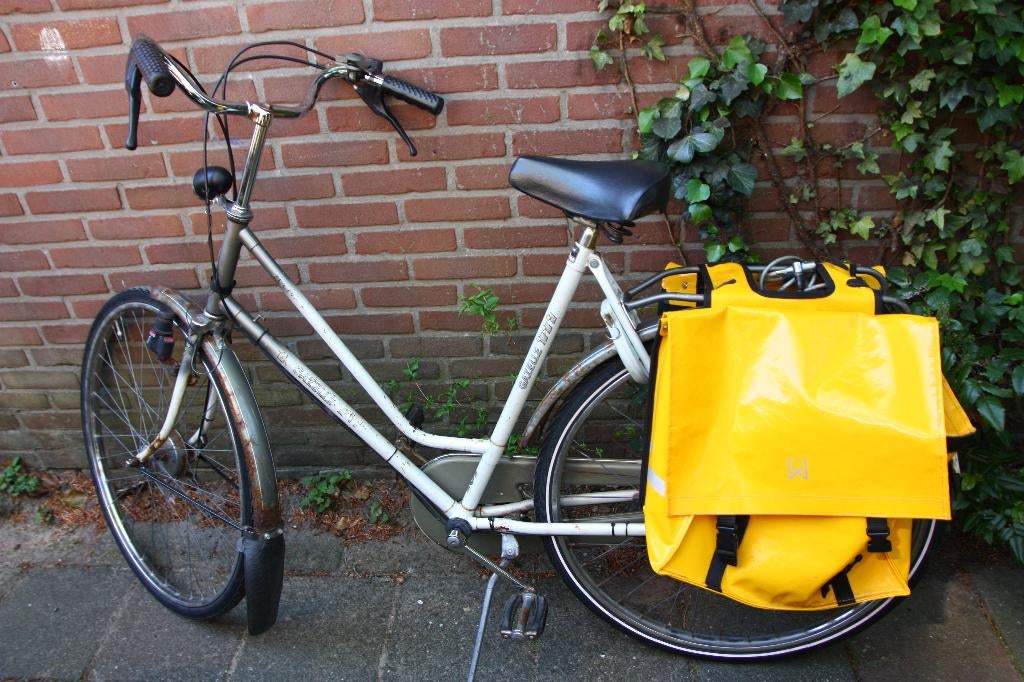 Gazelle damesfiets met fietstassen, Ophalen, Gebruikt, 47 tot 50 cm, Versnellingen