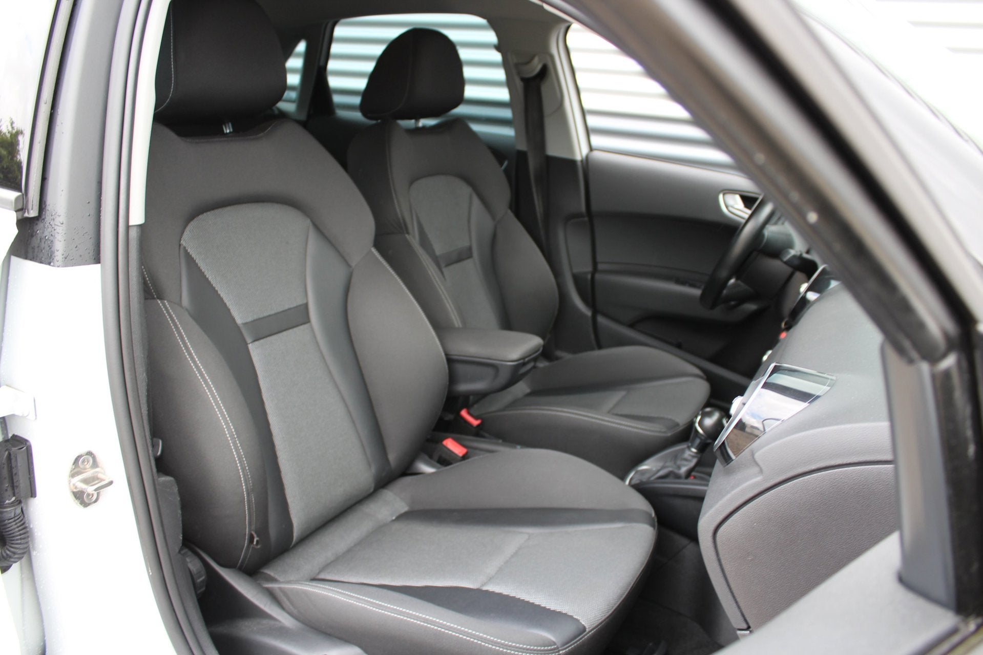 Audi A1 Sportback 1.0 TFSI S-Line | Automaat | Cruise Contro, Auto's, Audi, 4 stoelen, Leder en Stof, Wit, Origineel Nederlands