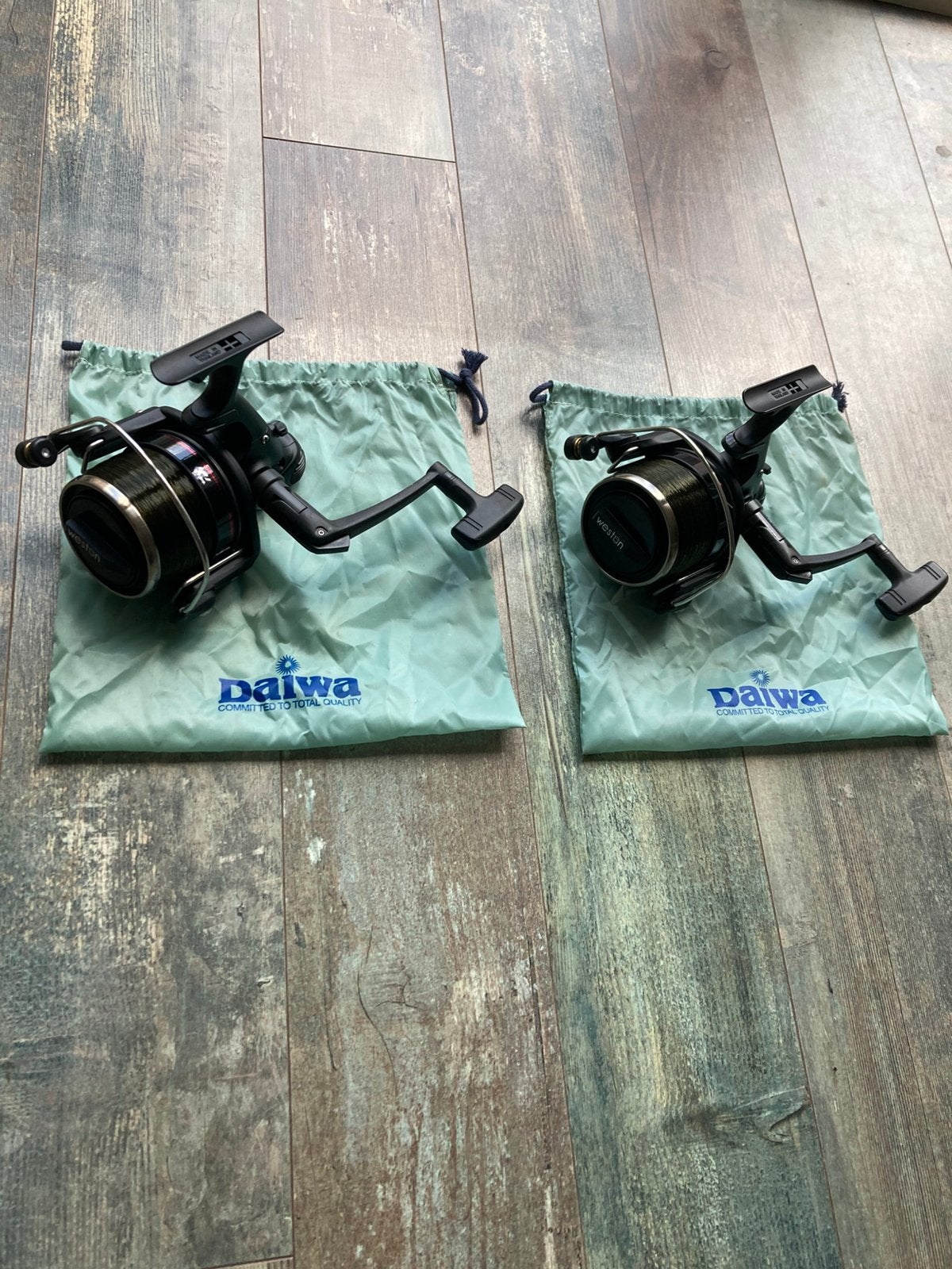 Daiwa Emblem X5000T Black Edition, Watersport en Boten, Ophalen, Zo goed als nieuw, Molen