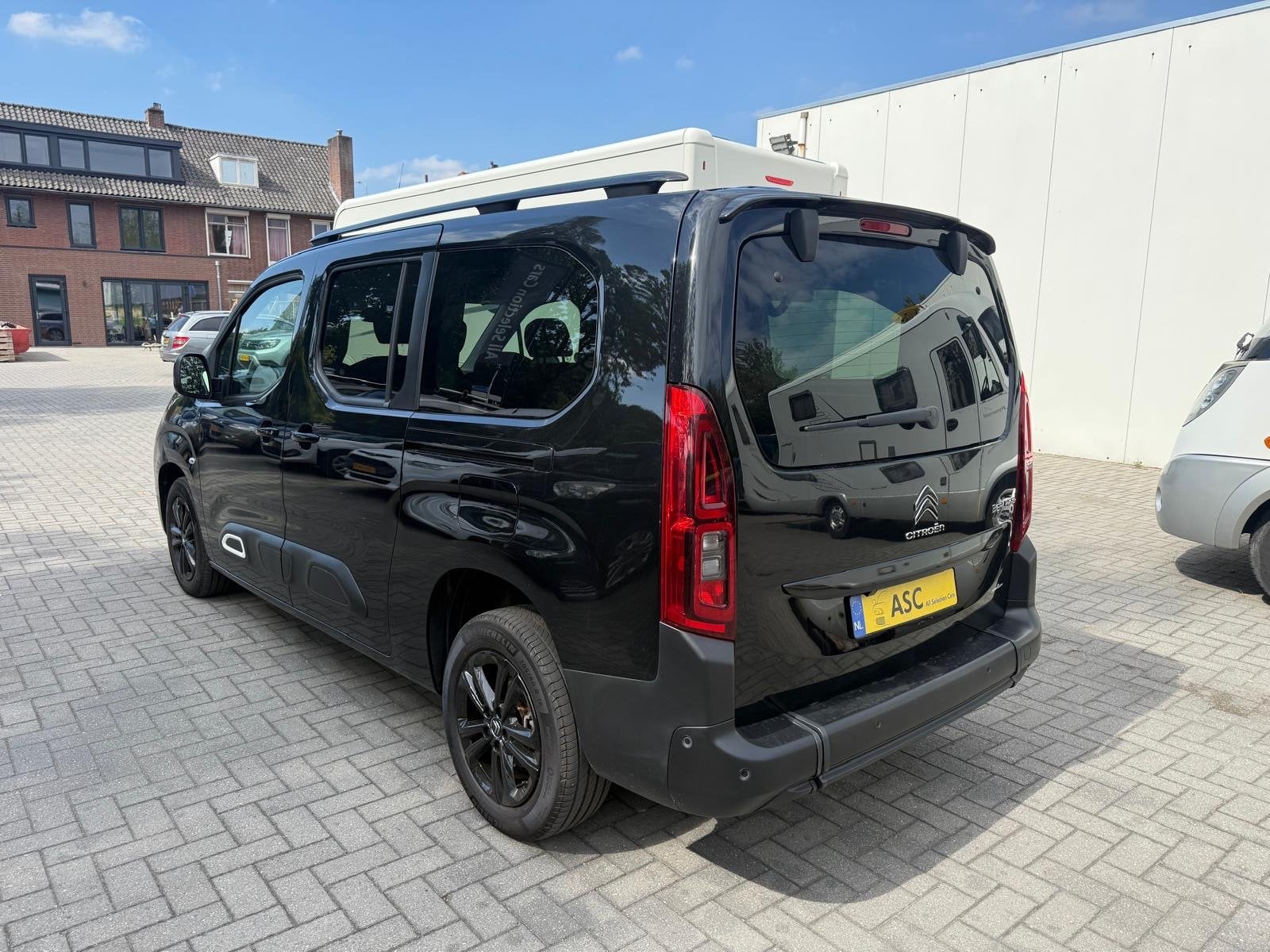 Citroën Berlingo L2 Rolstoelauto 5+1 Automaat - Alle opties, Auto's, Dealer onderhouden, Gebruikt, Zwart, 14 km/l