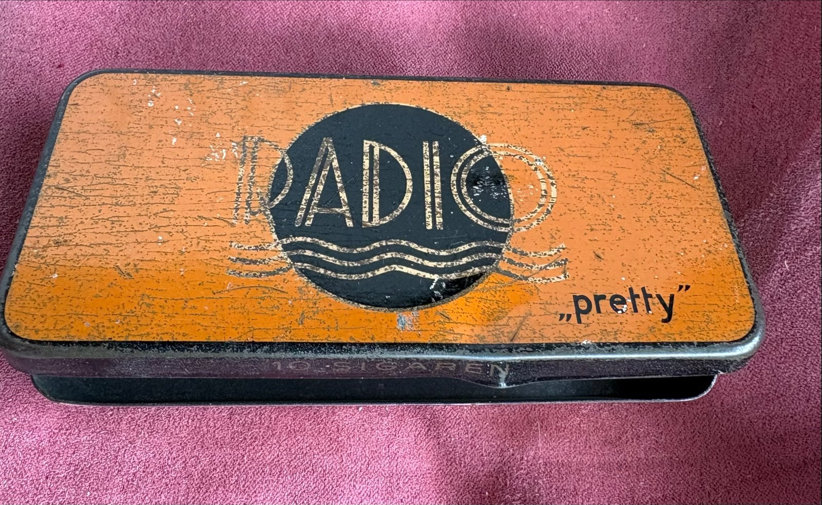 Vintage Radio "Pretty" sigarettenblikje - Oranje/Zwart, Verzamelen, Ophalen, Gebruikt, Overige, Overige merken