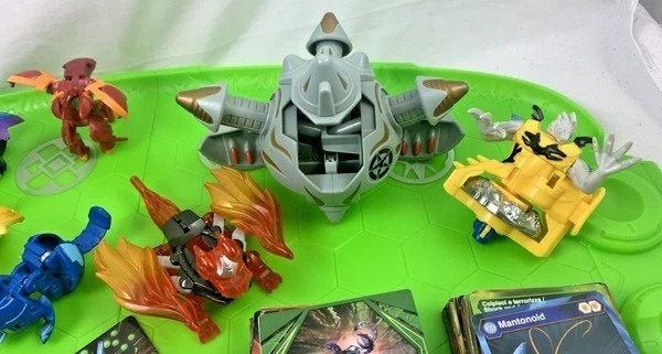 Bakugan verzameling arena met veel figuren en accessoires, Coolsingel 104, 3011 AG Rotterdam, Netherlands, Verzenden, Zo goed als nieuw