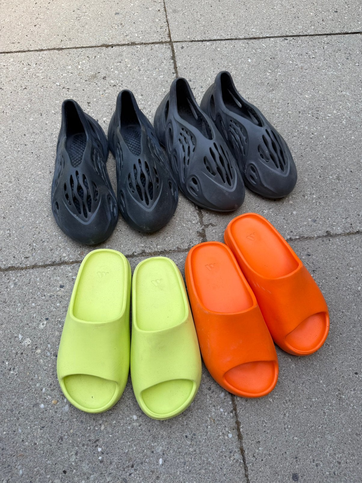 Yeezy Slides en Foam Runners, Verzenden, Zo goed als nieuw, Overige kleuren