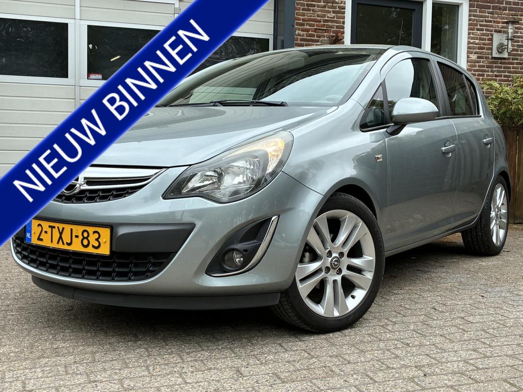 Opel Corsa 1.4-16V BlitZ '14 Airco Cruise Navi 100 Pk 82 Dkm, Auto's, Voorwielaandrijving, Euro 5, Gebruikt, Zwart